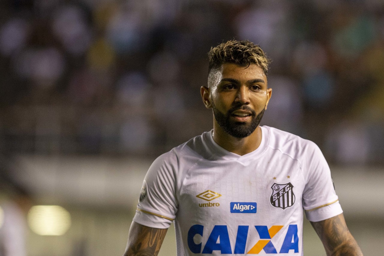 吸引力如何？船记：快船主场今日将发放比尔造型的摇头娃娃