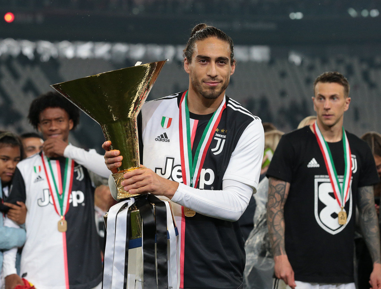 马竞官推炮轰vs皇马判罚：德比对面仅2次犯规？飞踢跳水都不吹？